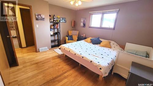 1628 Barton Drive, Prince Albert, SK - Indoor Photo Showing Bedroom