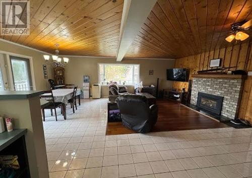 1339 Kallyn Road, Williams Lake, BC - Indoor Photo Showing Living Room With Fireplace