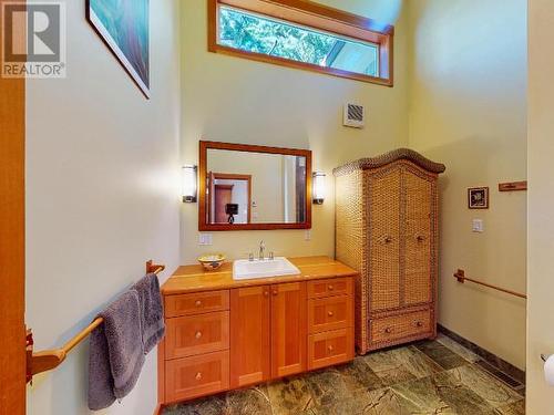 3391 Atrevida Road, Powell River, BC - Indoor Photo Showing Bathroom