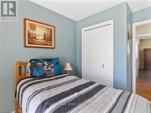 226 Memorial Drive, Brantford, ON - Indoor Photo Showing Bedroom