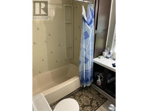 5323 42 Street, Fort Nelson, BC - Indoor Photo Showing Bathroom