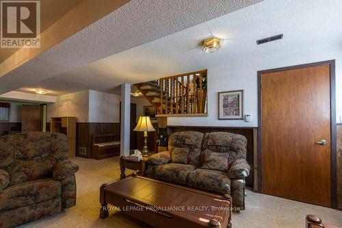 50 Greenfield Park, Belleville, ON - Indoor Photo Showing Living Room