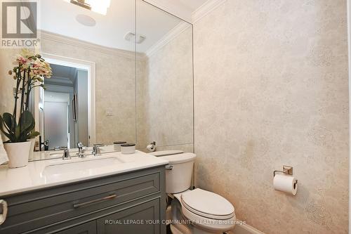 24 Delayne Drive, Aurora, ON - Indoor Photo Showing Bathroom