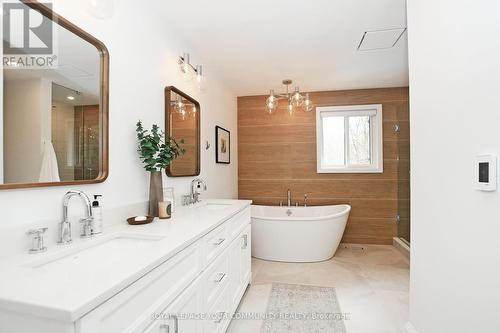 24 Delayne Drive, Aurora, ON - Indoor Photo Showing Bathroom