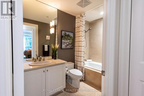 212 - 2855 Bloor Street W, Toronto, ON - Indoor Photo Showing Bathroom