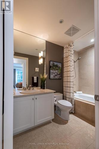 212 - 2855 Bloor Street W, Toronto, ON - Indoor Photo Showing Bathroom