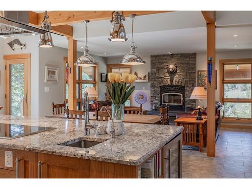 4 - 2400 Kootenay Rd No 3 Road, Invermere, BC - Indoor With Fireplace