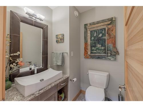 4 - 2400 Kootenay Rd No 3 Road, Invermere, BC - Indoor Photo Showing Bathroom