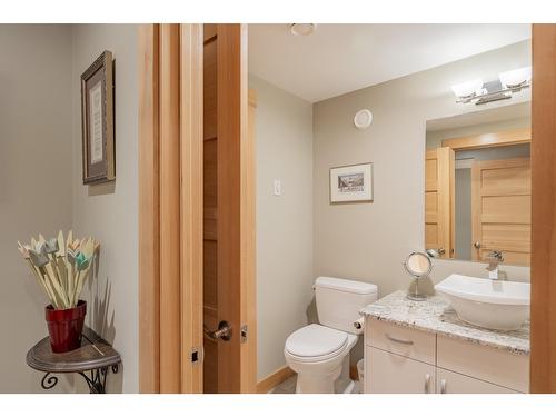 4 - 2400 Kootenay Rd No 3 Road, Invermere, BC - Indoor Photo Showing Bathroom
