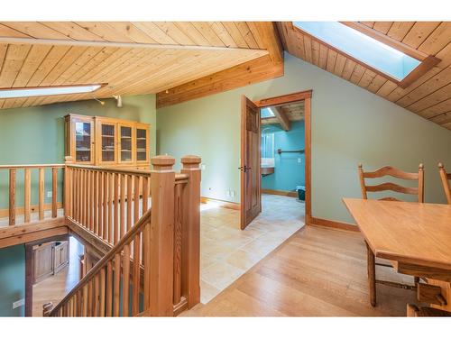 4750 Lakehill Rd, Windermere, BC - Indoor Photo Showing Other Room