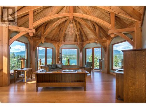 4750 Lakehill  Road, Windermere, BC - Indoor Photo Showing Living Room