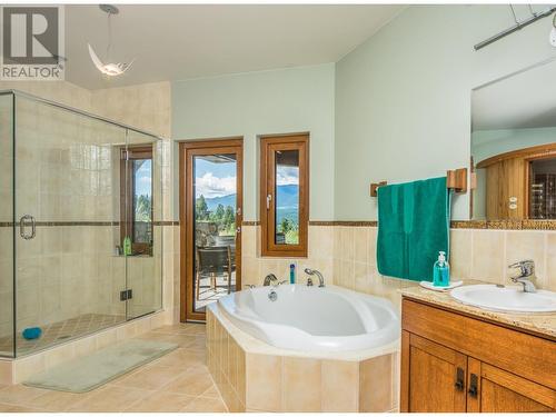 4750 Lakehill  Road, Windermere, BC - Indoor Photo Showing Bathroom