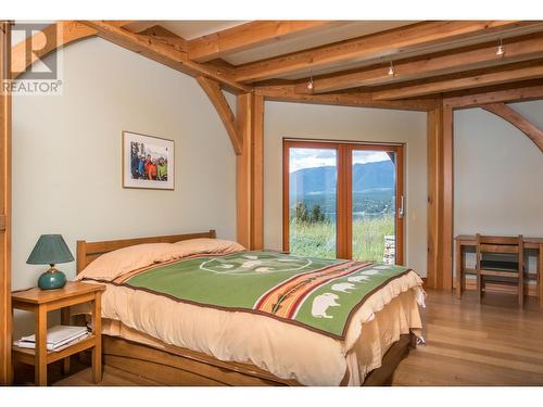 4750 Lakehill  Road, Windermere, BC - Indoor Photo Showing Bedroom