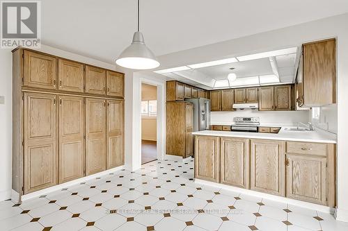 1453 Mayors Manor, Oakville, ON - Indoor Photo Showing Kitchen