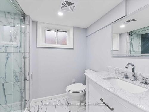 Lower-52 Sloane Ave, Toronto, ON - Indoor Photo Showing Bathroom