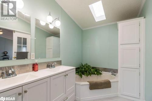 311 Dundas Street Unit# 18, Quinte West, ON - Indoor Photo Showing Bathroom