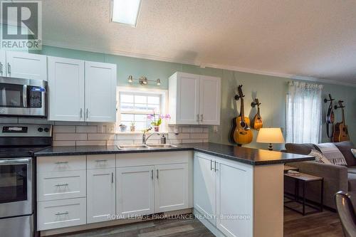 18 - 311 Dundas Street E, Quinte West, ON - Indoor Photo Showing Kitchen With Double Sink