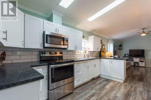 18 - 311 Dundas Street E, Quinte West, ON - Indoor Photo Showing Kitchen