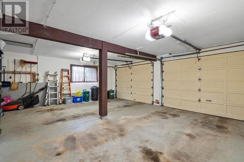 1370 14Th Street, West Vancouver, BC - Indoor Photo Showing Garage
