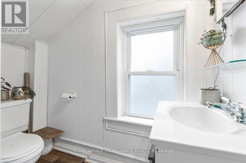 165 Lorne Avenue, Quinte West, ON - Indoor Photo Showing Bathroom