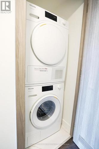 1001 - 38 Widmer Street, Toronto, ON - Indoor Photo Showing Laundry Room