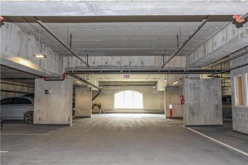 700 1 Wellington Crescent, Winnipeg, MB - Indoor Photo Showing Garage