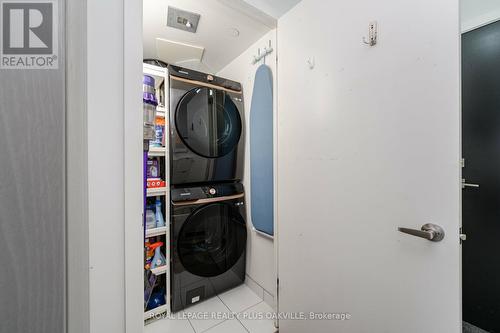 A629 - 5230 Dundas Street, Burlington, ON - Indoor Photo Showing Laundry Room