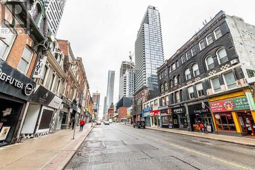 574-576 Yonge Street, Toronto, ON 