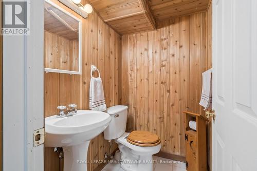 425 Wellington Street E, Wellington North, ON - Indoor Photo Showing Bathroom