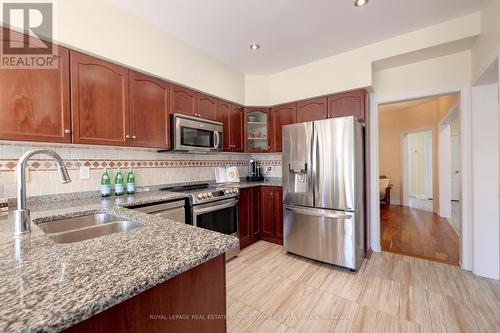 1291 Briarcliff Court, Oakville, ON - Indoor Photo Showing Kitchen With Double Sink