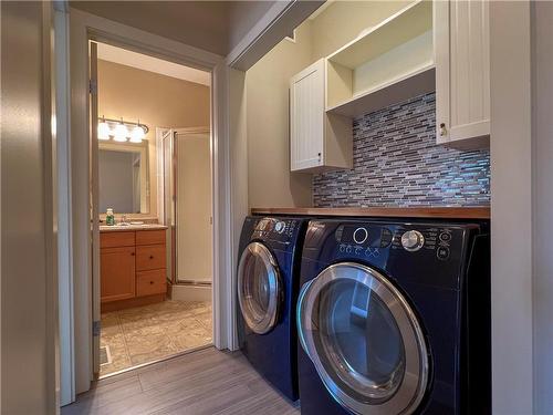 2 Augusta Crescent, Brandon, MB - Indoor Photo Showing Laundry Room
