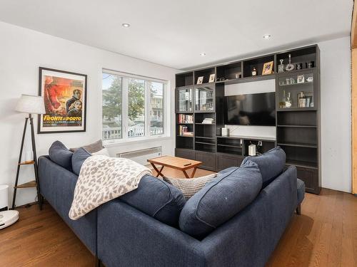 Salon - 11680 Rue De St-Réal, Montréal (Ahuntsic-Cartierville), QC - Indoor Photo Showing Living Room