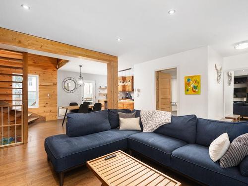 Salon - 11680 Rue De St-Réal, Montréal (Ahuntsic-Cartierville), QC - Indoor Photo Showing Living Room