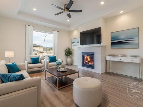 4363 Bains Mill Rd, Duncan, BC - Indoor Photo Showing Living Room With Fireplace