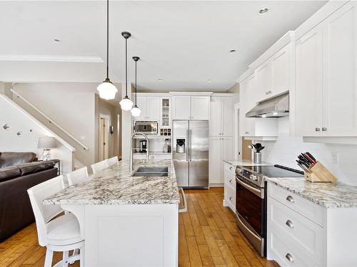 28-5251 Island Hwy West, Qualicum Beach, BC - Indoor Photo Showing Kitchen With Double Sink With Upgraded Kitchen