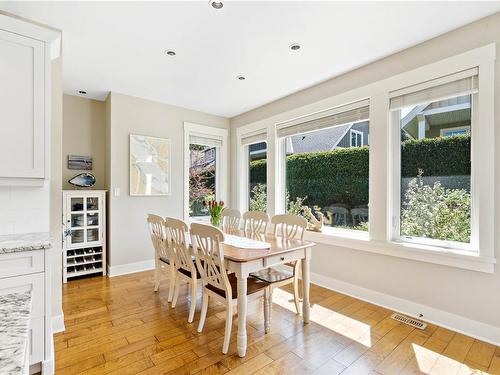 28-5251 Island Hwy West, Qualicum Beach, BC - Indoor Photo Showing Dining Room