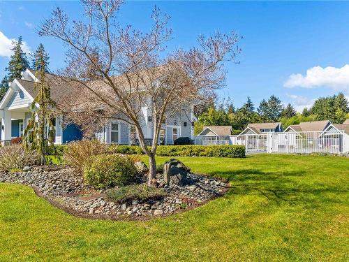 28-5251 Island Hwy West, Qualicum Beach, BC - Outdoor