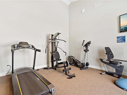 28-5251 Island Hwy West, Qualicum Beach, BC - Indoor Photo Showing Gym Room