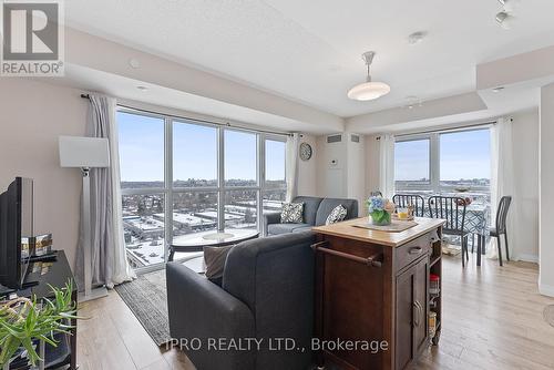 1609 - 2150 Lawrence Avenue E, Toronto, ON - Indoor Photo Showing Living Room