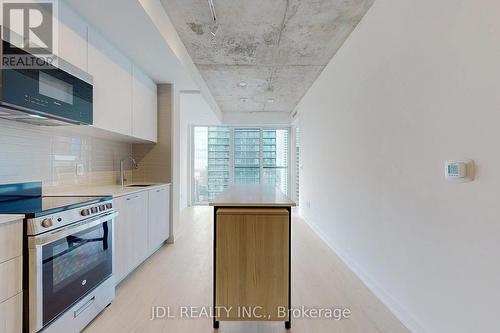 2603 - 65 Mutual Street, Toronto, ON - Indoor Photo Showing Kitchen