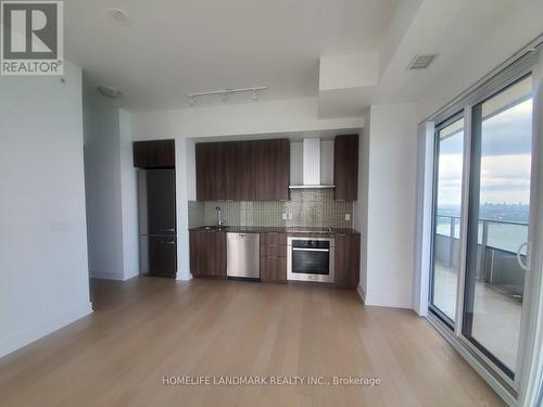 6107 - 30 Shore Breeze Drive, Toronto, ON - Indoor Photo Showing Kitchen