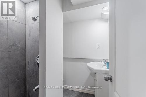 971 Thimbleberry Circle, Oshawa, ON - Indoor Photo Showing Bathroom