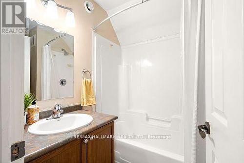 42 Winnifred Avenue, Parry Sound, ON - Indoor Photo Showing Bathroom