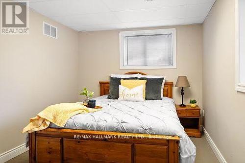 42 Winnifred Avenue, Parry Sound, ON - Indoor Photo Showing Bedroom