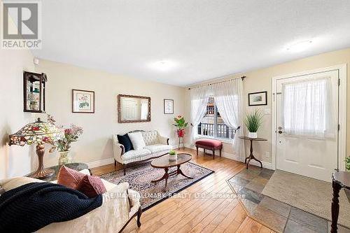 42 Winnifred Avenue, Parry Sound, ON - Indoor Photo Showing Living Room