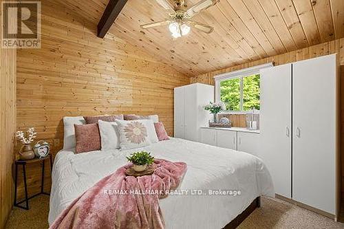 28 Mill Lake Trail, Mcdougall, ON - Indoor Photo Showing Bedroom