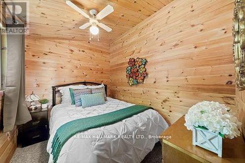 28 Mill Lake Trail, Mcdougall, ON - Indoor Photo Showing Bedroom