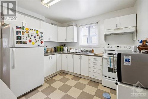 40 Loyer Street, Ottawa, ON - Indoor Photo Showing Kitchen