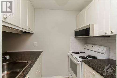 6470 Bilberry Drive Unit#401, Ottawa, ON - Indoor Photo Showing Kitchen