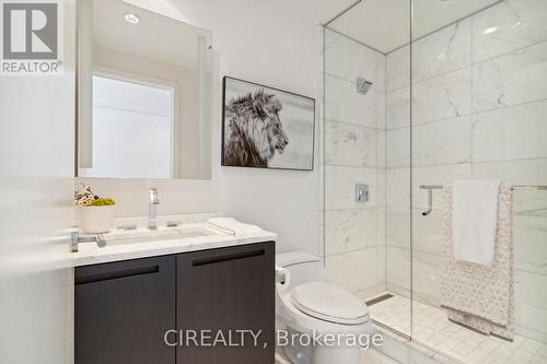 2506 - 180 University Avenue, Toronto, ON - Indoor Photo Showing Bathroom